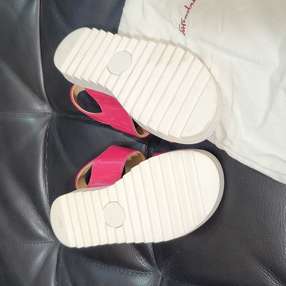 Salvatore Ferragamo Kids Sandles - Picture 4 of 5